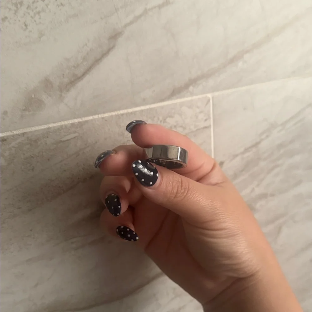 Oura Ring – Size 8 – Excellent Condition ✨